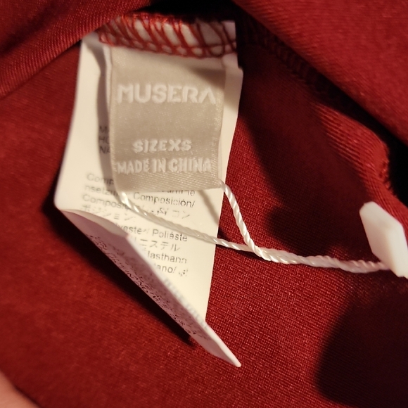 Muse NWT SEXY Red Midi Dress with Elegant Design - Picture 4 of 9